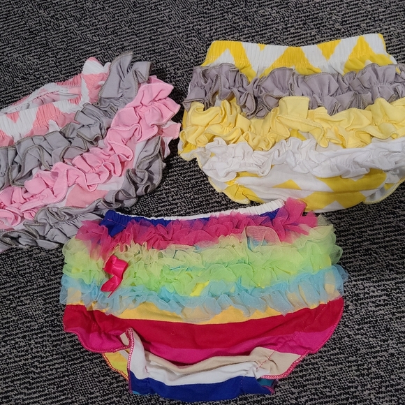 Baby Girl Ruffle Bloomers Diaper Cover - Picture 1 of 1